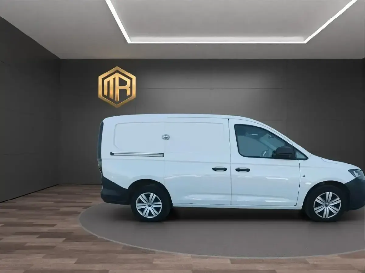 Usado VW Caddy 102 CV (75 kW) 2022 Blanco Monovolumen