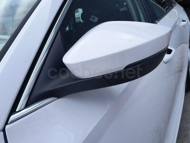 Usado Skoda Octavia Style 150 HP (110 kW) 2020 Branco Carrinha
