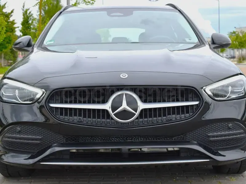 Usado Mercedes C220 Avantgarde 200 CV (147 kW) 2023 Negro Familiar