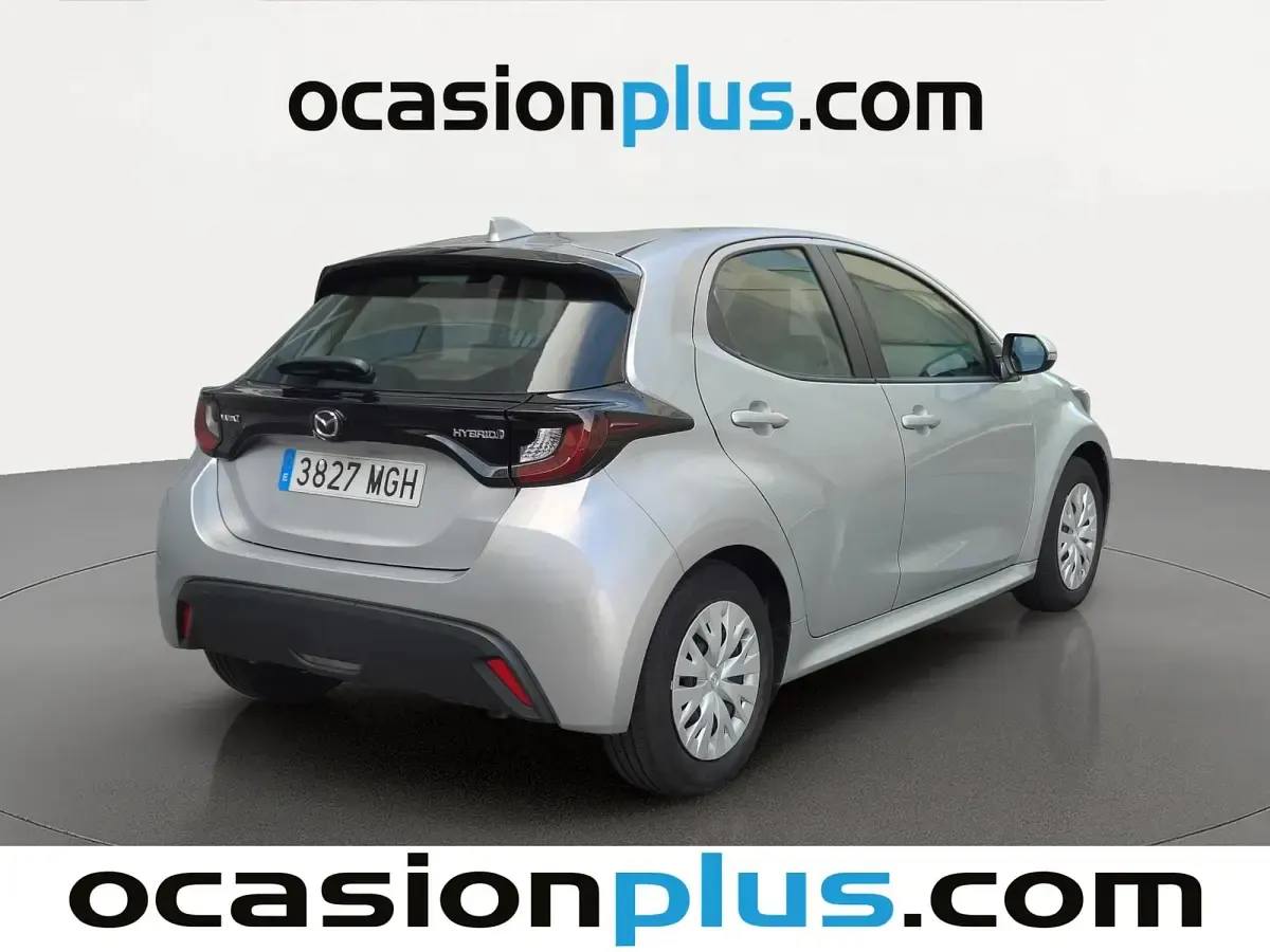 Usado Mazda 2 116 CV (85 kW) 2023 Gris plata Utilitario