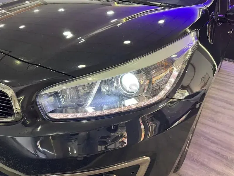 Usado Kia Ceed 101 CV (74 kW) 2017 Negro Utilitario