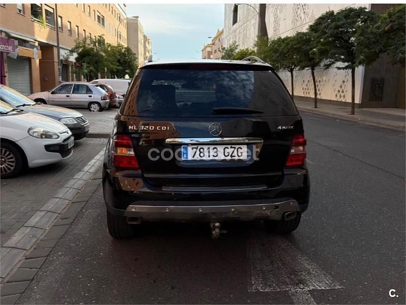 Usado Mercedes ML320 224 CV (164 kW) 2008 Negro SUV