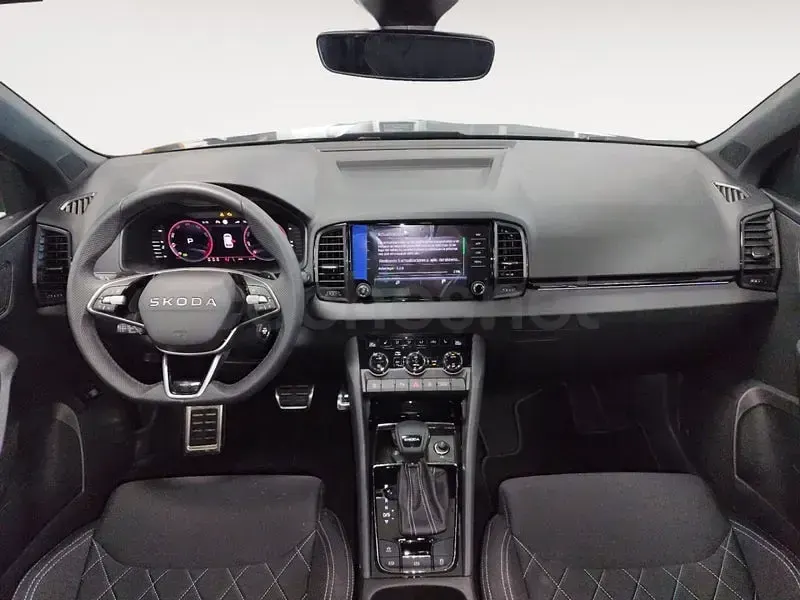 Nuevo Skoda Karoq SportLine 150 CV (110 kW) 2025 Gris / plata SUV