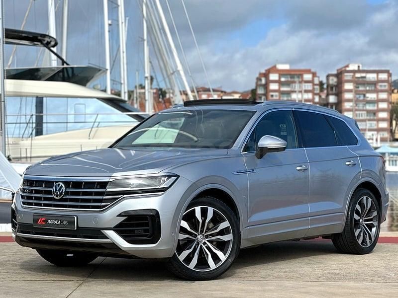 Usado VW Touareg R-line 286 CV (210 kW) 2020 Gris / plata SUV