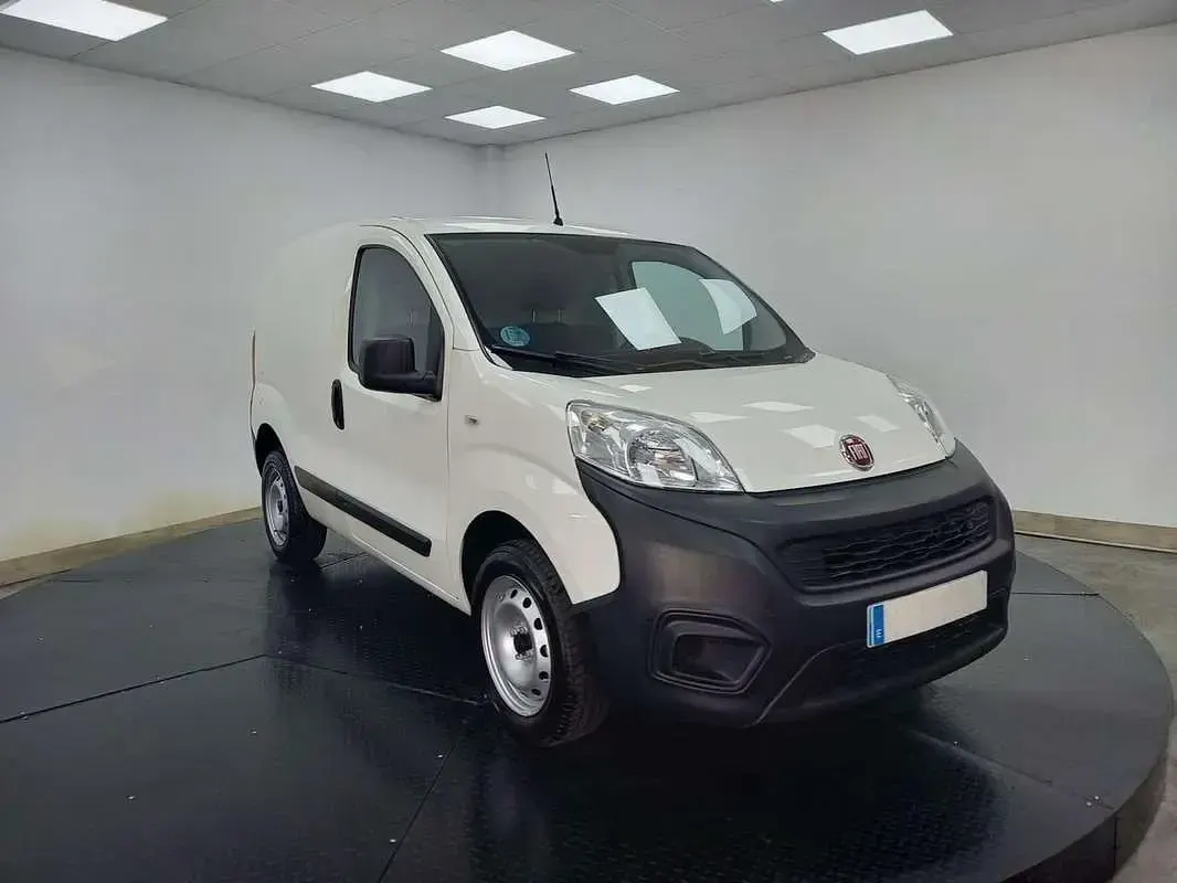 Usado Fiat Fiorino 77 CV (56 kW) 2019 Blanco Monovolumen