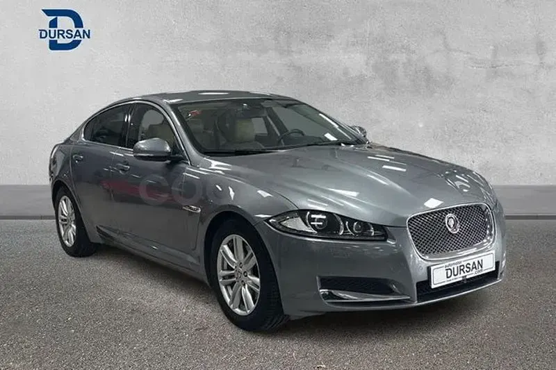 Usado Jaguar XF Luxury 200 CV (147 kW) 2014 Gris Berlina