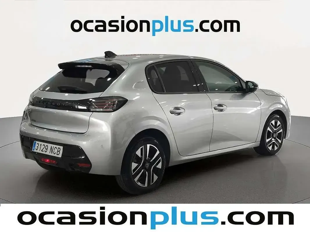 Usado Peugeot 208 Allure 102 CV (75 kW) 2025 Gris Utilitario