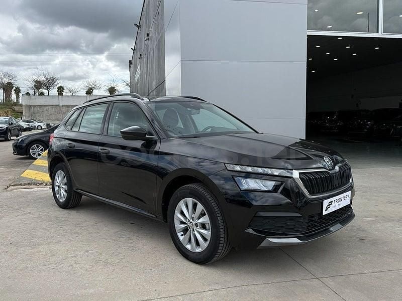 Usado Skoda Kamiq Ambition 110 CV (80 kW) 2021 Negro SUV