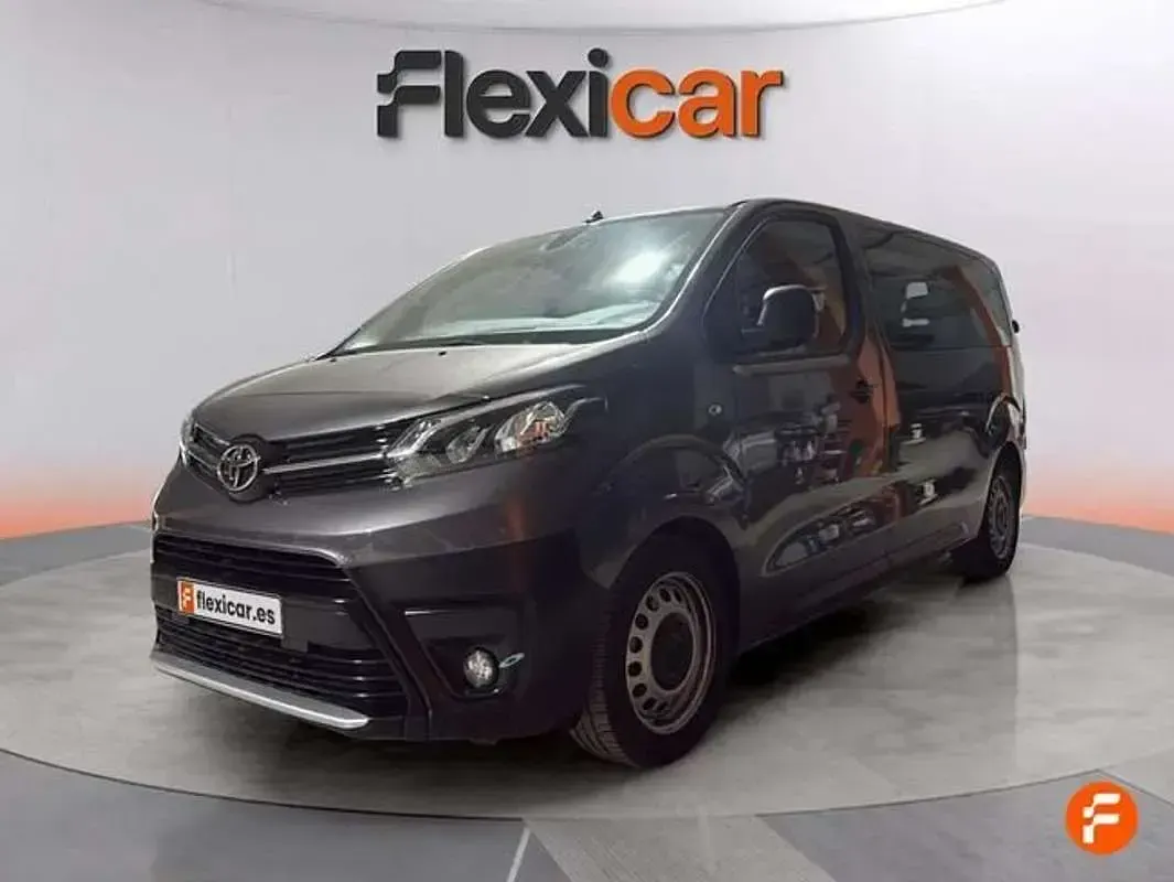 Usado Toyota Proace Comfort 120 CV (88 kW) 2022 Gris Monovolumen