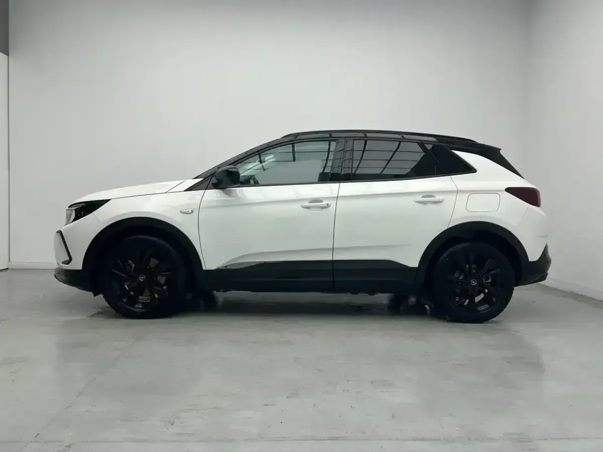 Usado Opel Grandland X GS Line 224 CV (164 kW) 2022 Blanco SUV