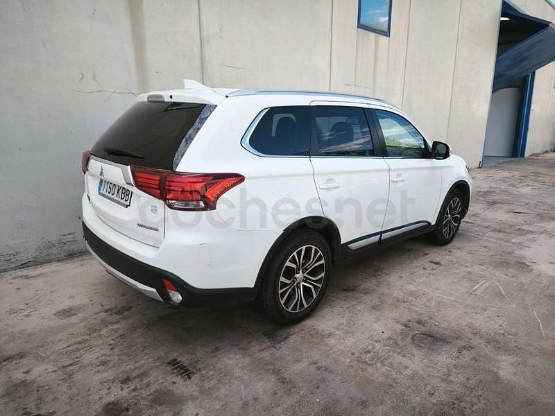 Usado Mitsubishi Outlander Motion 150 CV (110 kW) 2017 Blanco SUV