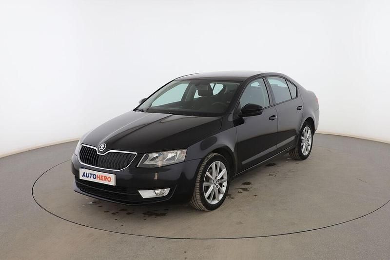 Negro Usado 2015 Skoda Octavia Ambition Berlina | 9699 € (Buen precio) - Imagen 1/3