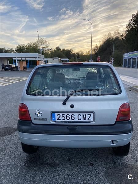 Gris / plata Usado 2003 Renault Twingo Privilege Utilitario | 650 € - Imagen 1/3