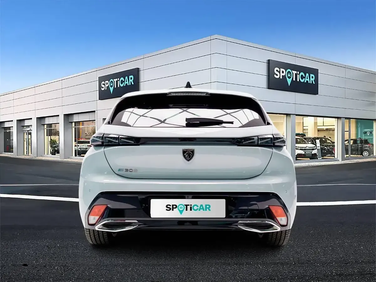 Usado Peugeot e-308 Allure 114 kW (156 CV) 2023 Blanco Utilitario