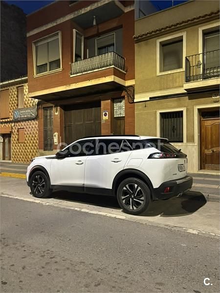 Usado Peugeot 2008 Active 130 CV (95 kW) 2022 Blanco SUV