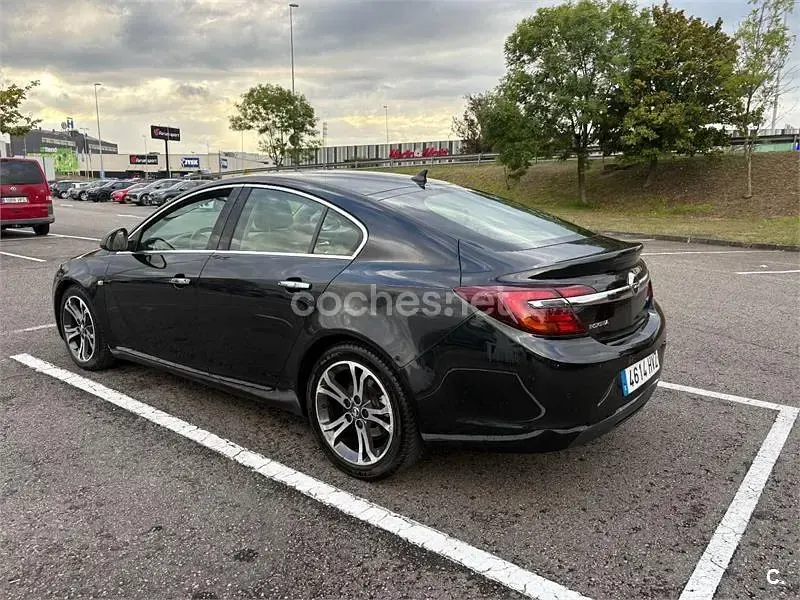 Usado Opel Insignia Selective 163 CV (119 kW) 2014 Negro Berlina