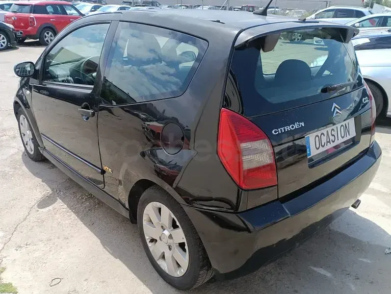 Usado Citroën C2 VTR Sport 70 CV (51 kW) 2006 Negro Utilitario