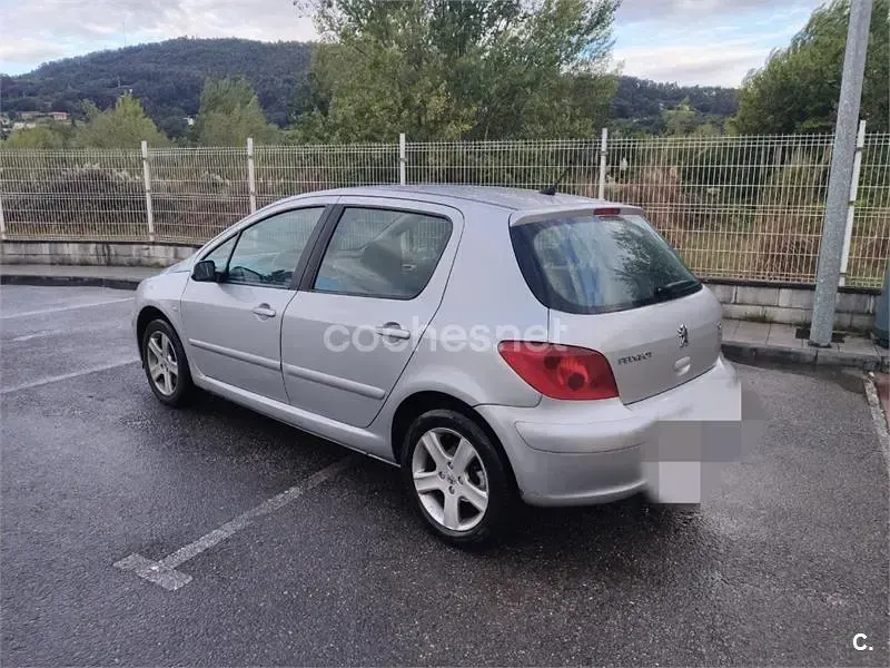 Usado Peugeot 307 136 CV (100 kW) 2004 Gris / plata Berlina