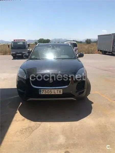 Usado Jaguar E-Pace R-Dynamic 180 CV (132 kW) 2018 Negro SUV