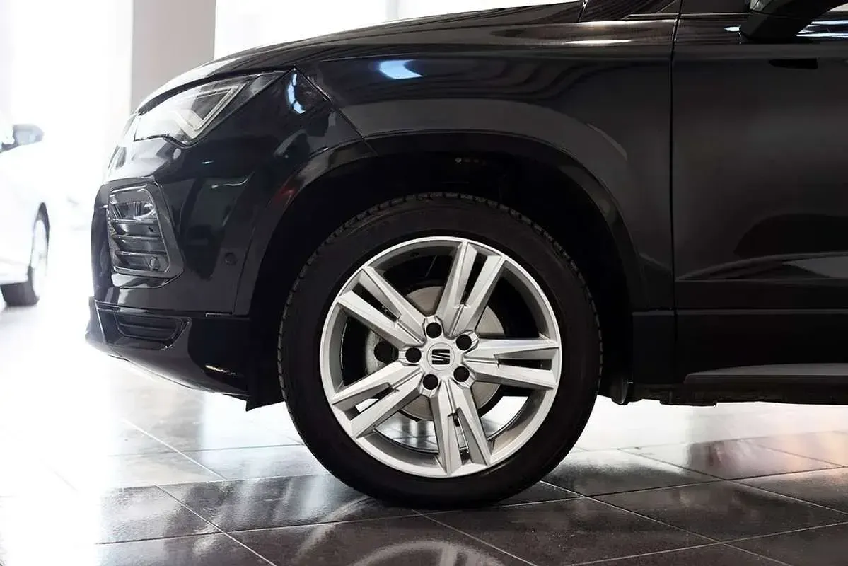 Usado Seat Ateca FR 150 CV (110 kW) 2024 Negro SUV