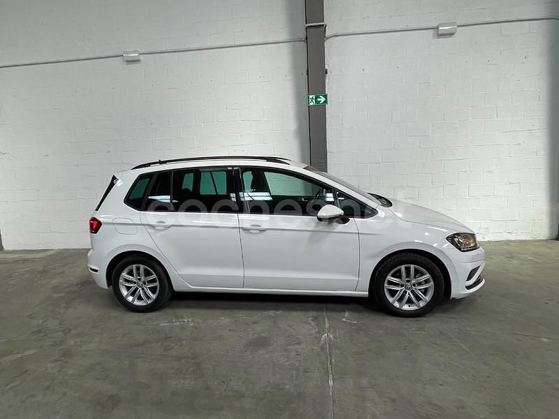Usado VW Golf Advance 150 CV (110 kW) 2020 Blanco Monovolumen