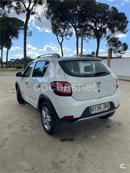 Usado Dacia Sandero Stepway 90 CV (66 kW) 2014 Blanco Berlina