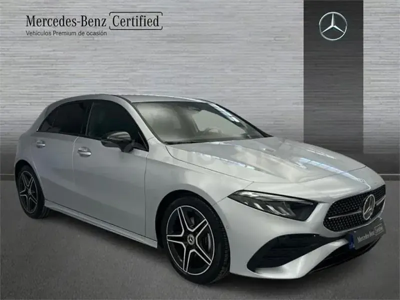 Usado Mercedes A200 150 CV (110 kW) 2025 Plata hightech Berlina
