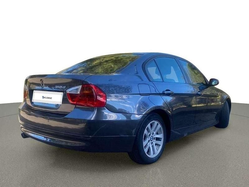 Usado BMW 318 143 CV (105 kW) 2008 Gris / plata Berlina