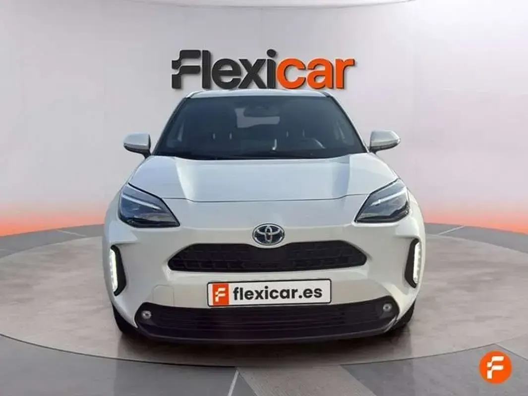 Usado Toyota Yaris Cross Active 116 CV (85 kW) 2022 Blanco SUV