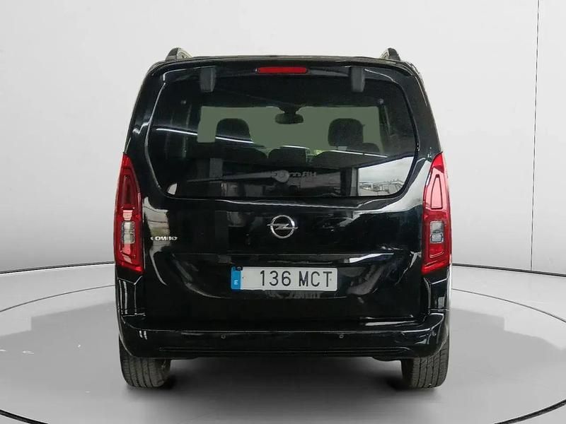 Usado Opel Combo Elegance 130 HP (95 kW) 2022 Preto Monovolume
