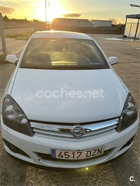 Usado Opel Astra GTC Cosmo 100 CV (73 kW) 2006 Blanco Berlina