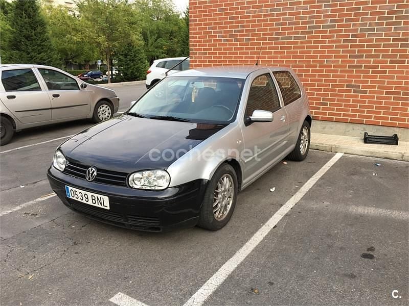 Usado VW Golf IV 110 CV (80 kW) 2001 Gris / plata Berlina