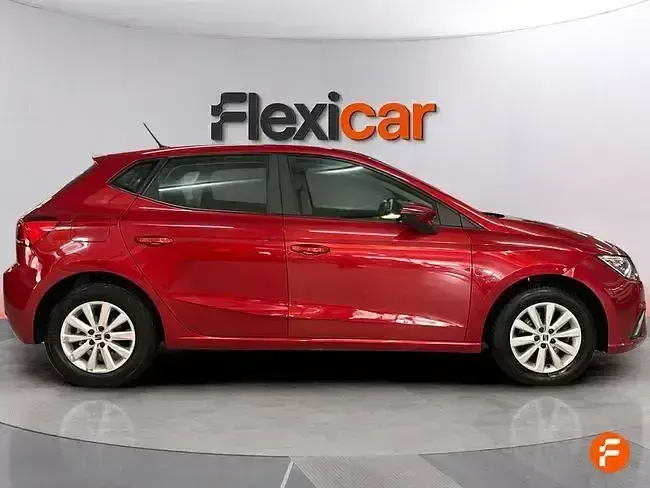 Usado Seat Ibiza Reference 110 CV (80 kW) 2022 Rojo Utilitario