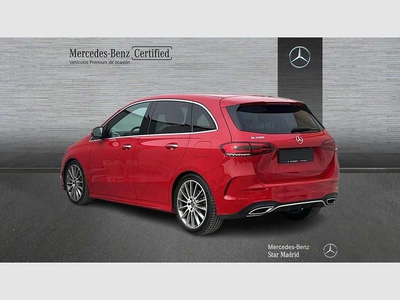 Usado Mercedes B200 163 CV (119 kW) 2021 Rojo Utilitario