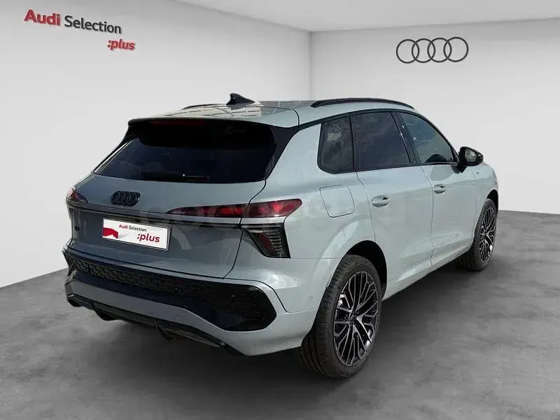 Usado Audi Q3 272 CV (200 kW) 2025 Gris / plata SUV