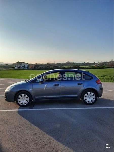 Usado Citroën C4 92 CV (67 kW) 2005 Gris / plata Berlina