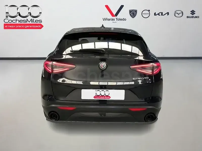 Usado Alfa Romeo Stelvio Sprint 160 CV (117 kW) 2024 Negro SUV
