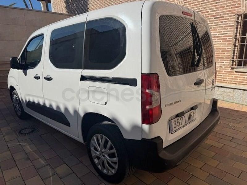 Usado Citroën Berlingo Feel 102 CV (75 kW) 2023 Blanco Monovolumen