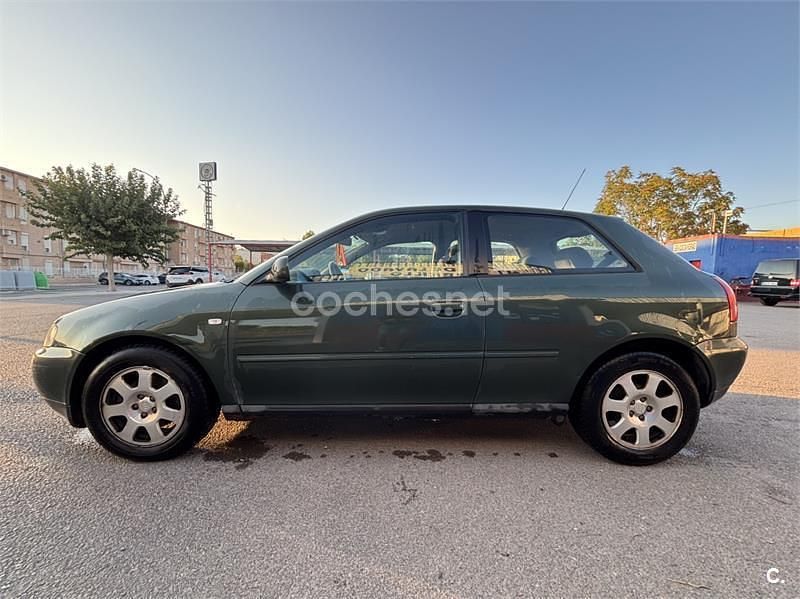 Verde Usado 2001 Audi A3 Attraction Berlina | 3900 € (Precio justo) - Imagen 1/4