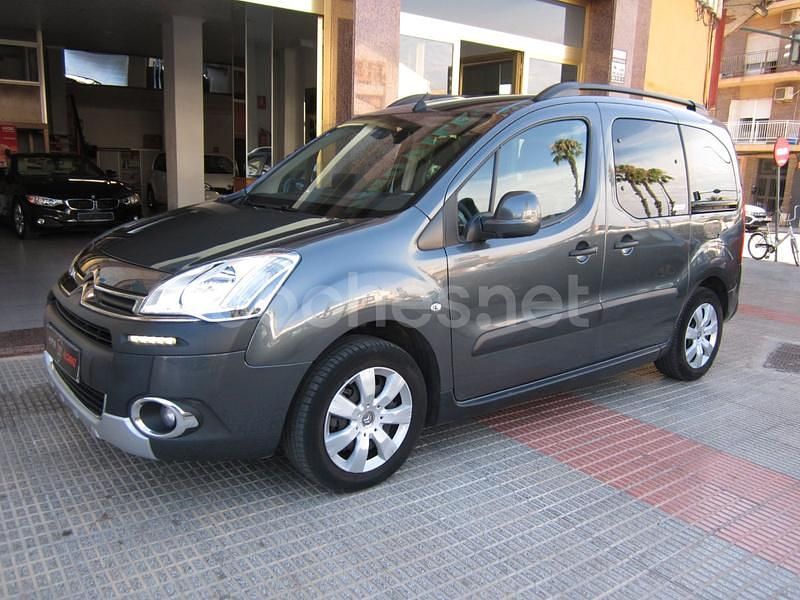 Gris / plata Usado 2015 Citroën Berlingo XTR Monovolumen | 15.900 € (Caro) - Imagen 1/4