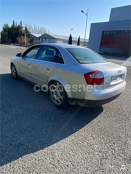 Usado Audi A4 155 CV (114 kW) 2003 Gris / plata Familiar