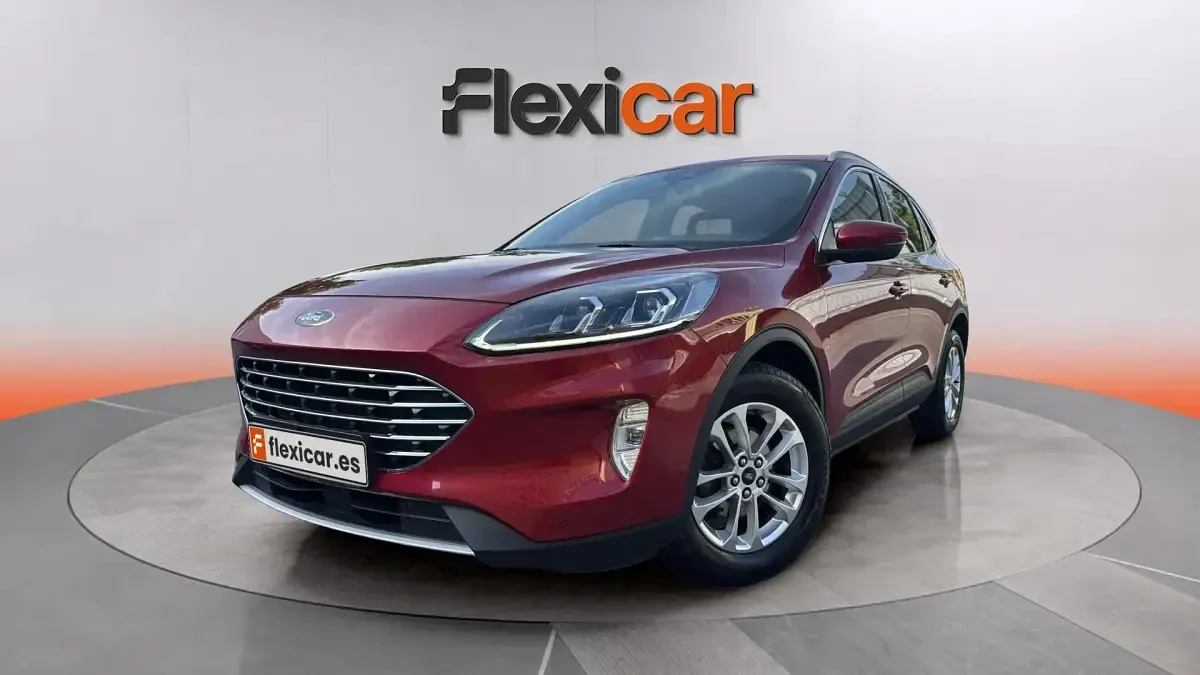 Usado Ford Kuga Titanium 150 CV (110 kW) 2023 Granate SUV