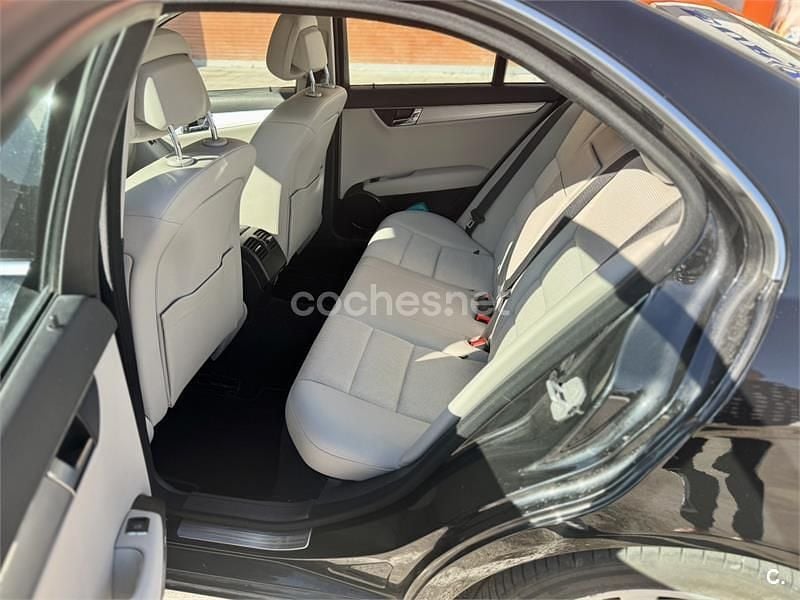 Usado Mercedes C250 204 CV (150 kW) 2010 Negro Berlina
