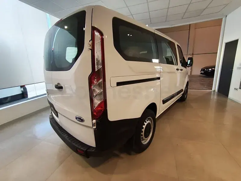 Usado Ford Tourneo Custom Trend 105 CV (77 kW) 2021 Blanco Van