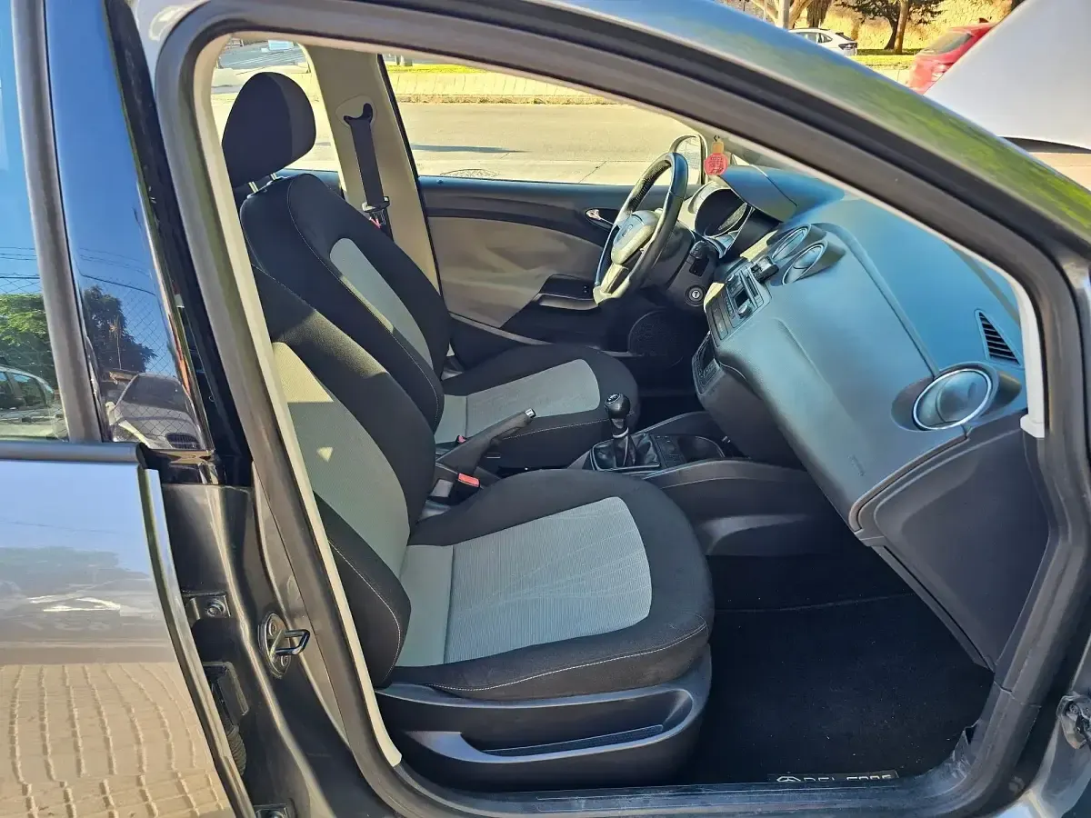 Usado Seat Ibiza Reference 90 CV (66 kW) 2013