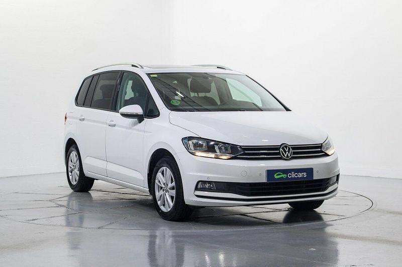 Usado VW Touran Advance 150 CV (110 kW) 2020 Blanco Monovolumen
