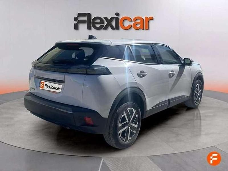 Usado Peugeot 2008 Active 102 CV (75 kW) 2023 Blanco SUV