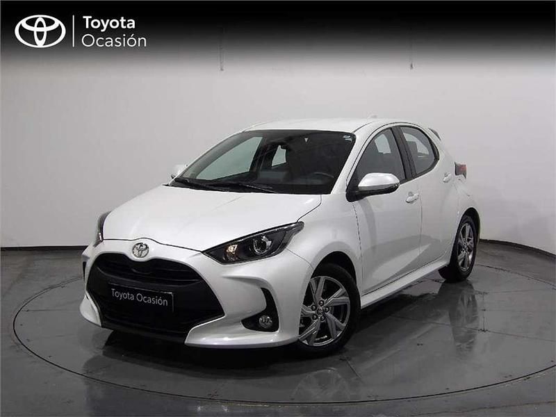 Usado Toyota Yaris Hybrid Active 116 CV (85 kW) 2025 Utilitario