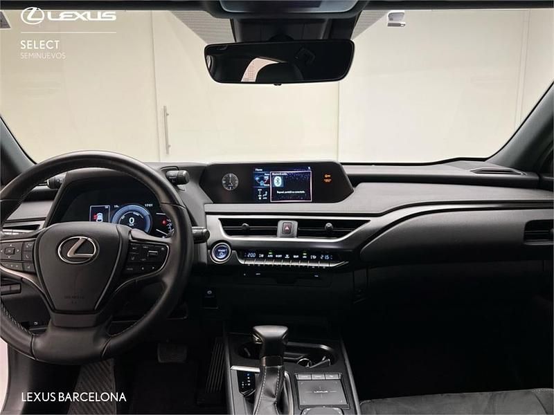 Usado Lexus UX 184 CV (135 kW) 2021 Blanco SUV
