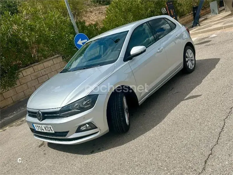 Usado VW Polo Sportline 95 CV (69 kW) 2017 Gris / plata Berlina